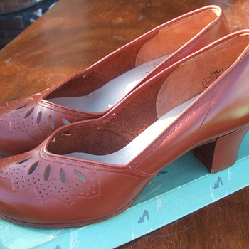 1955 Clarks pierced leather heels with original box and price of 49/9 (old uk shillings)