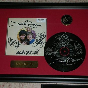 Last Train to Clarksville The Monkees Double Signed 45 Record & Sleeve - Music