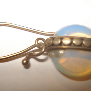 Hello, MoonStonelover21 here is the one earring I found in Grab bag! - Fine Jewelry