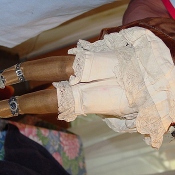 REALLY old doll - Dolls