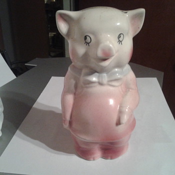 An intact piggy bank.  - Animals