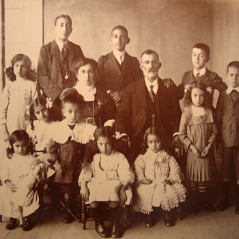 A Chilean family, 1910