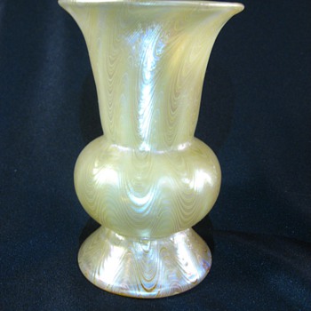 Loetz 6893 vase - Art Glass