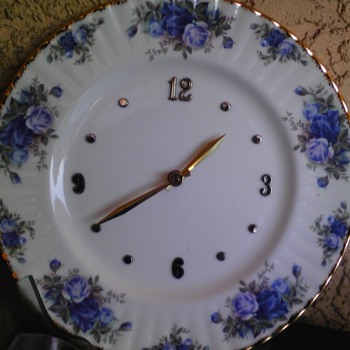 midnite tea rose clock