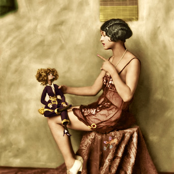 Zeigfield Girl Margit Nilsen scolds a Manniquin - Photographs