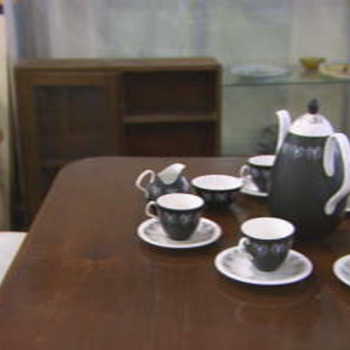 Tea set - is this collectible?