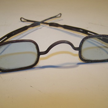 Inherited spectacles - Accessories