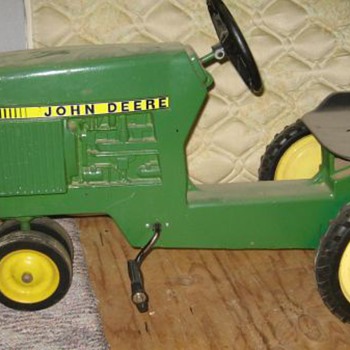 John Deere Pedal Tractor
