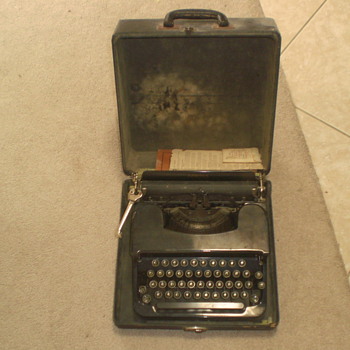 Corona Vintage Typewritter