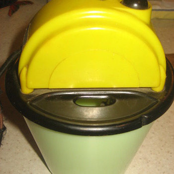 Deluxe Hand Mixer
