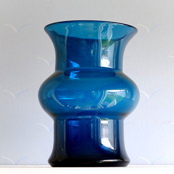 Blue series vase - Bertil Vallien Boda/Åfors. - Art Glass