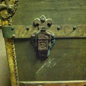 Another Drucker Trunk? - Nice Cube Size - Furniture