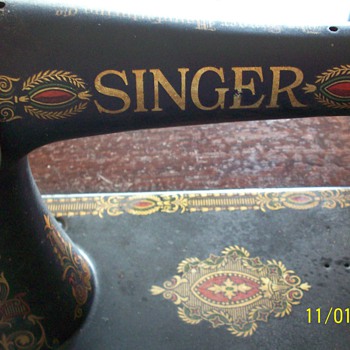 Singer Sewing Machine - Vintage