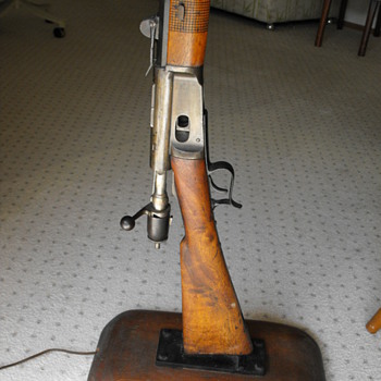 Antique rifle?? - Military and Wartime