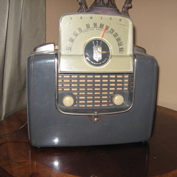 Grandpa's Zenith radio - Radios