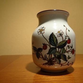 VILLEROY & BOCH  - Art Pottery