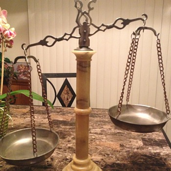 Balance scale