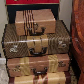 1930s to 40s tweed suitaces - Bags