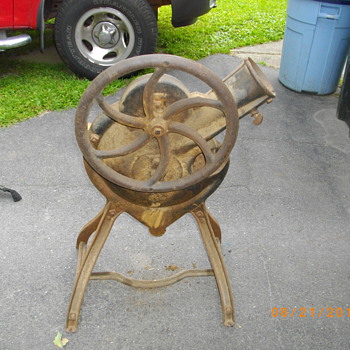 Corn sheller