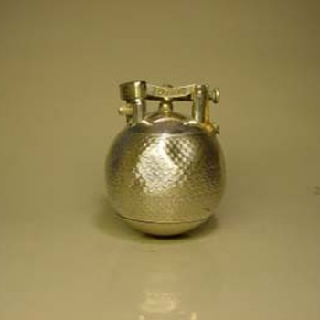 1929 dunhill lighter - Tobacciana