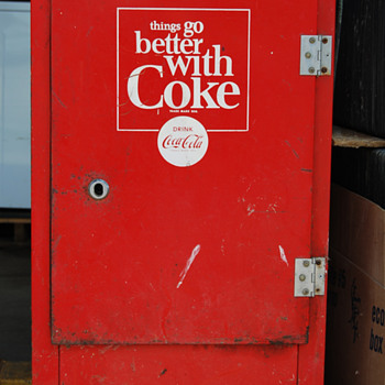 Coca Cola Ideal vending machine, circa early 1950 - Coca-Cola