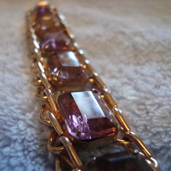 Purple Coro bracelet - Costume Jewelry