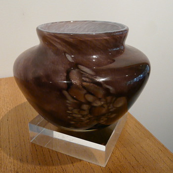 MYSTERY VASE - HELP NEEDED - Art Glass
