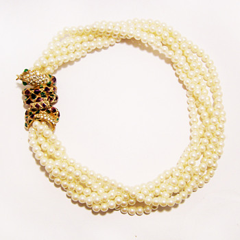 Vintage Ornate Snake Clasp Pearl Torsade