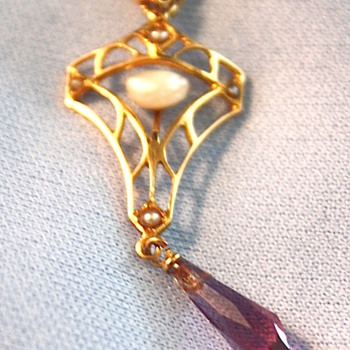 14k Gold Lavalier Necklace With Amethyst and Opal 