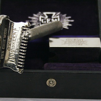 GEM Cutlery Damaskeene Open Comb Safety Razor - Accessories