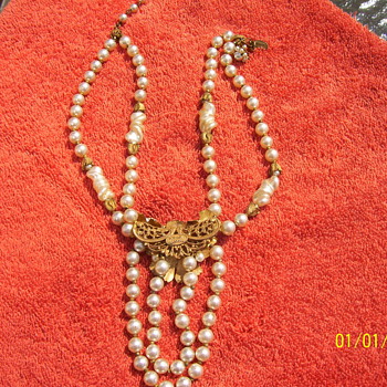 old miriam haskell pearl necklece - Costume Jewelry