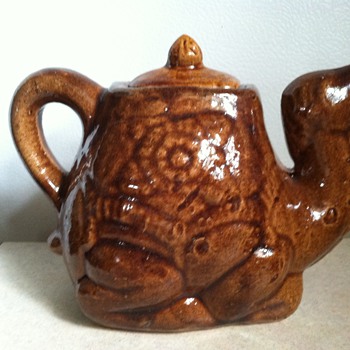 Pottery Camel Pitcher/Creamer