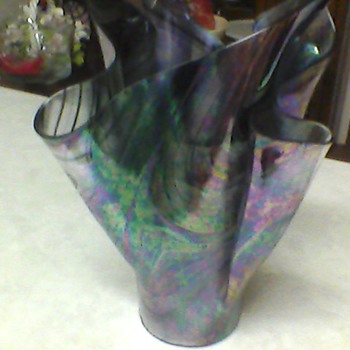 GLASS VASE - Art Glass