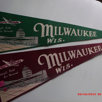 Pair of Vintage Milwaukee Wisconsin Travel Souvenir Felt Pennants 