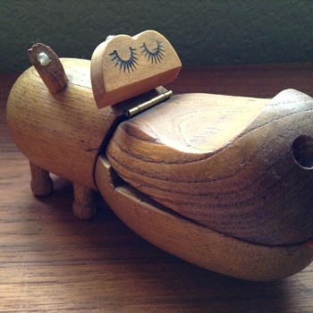 Zooline Female Teak Hippo circa 1950s - Animals