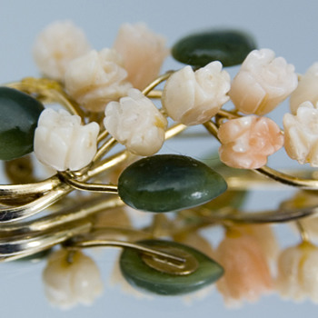 Carvel Angel Skin Coral Brooch c.1960's - Fine Jewelry