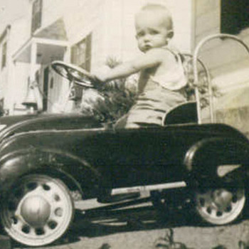 CAN ANYONE HELP ME I WOULD LOVE TO FIND ONE  THIS WAS MINE IN 1948