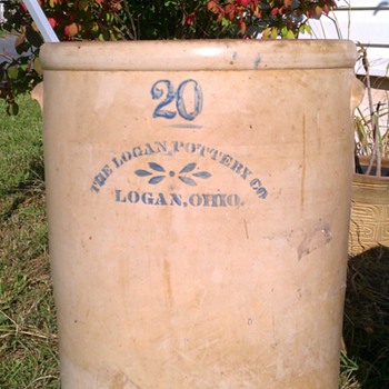 Logan pottery 20 gallon crock