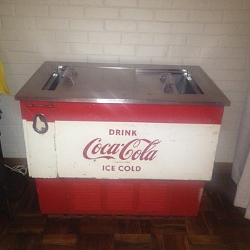 Vintage coke fridge. :-)
