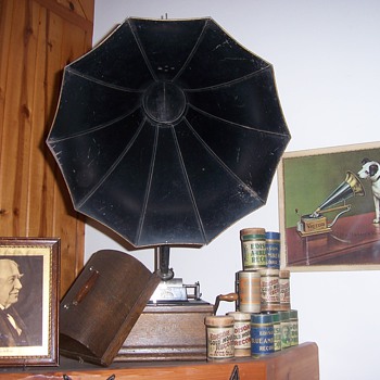 My grandparents Edison phonogragh - Records