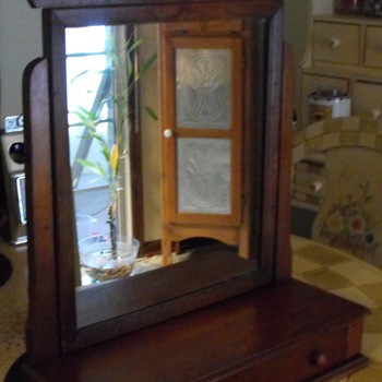 Antique gentlemans adjustable shave dresser mirror.  Need help to Identify?? - Furniture