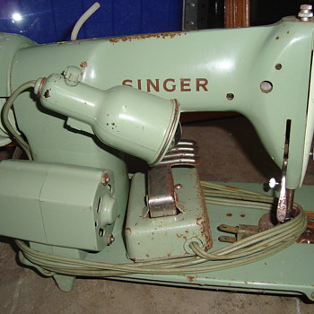 singer sewing machaine - Sewing