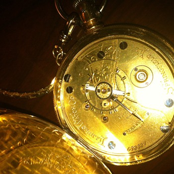 The inside of the watch and the serial number from the inside
