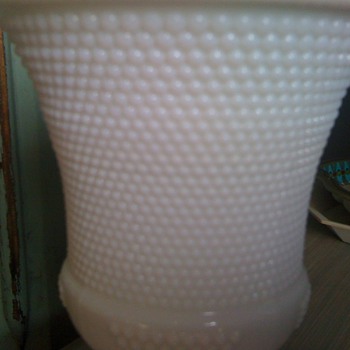 Please identify this pattern of milk glass
