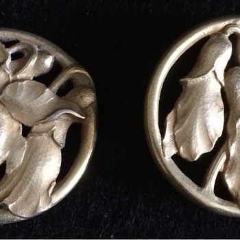 Two silver gilt buttons - Fine Jewelry