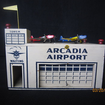 1941 Arcadia Airport w/ Airplanes & Flag An Arcade Toy Made in USA 