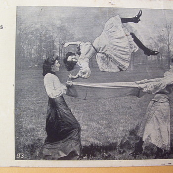 1909 POSTCARD ANTICS, WOMEN ACROBATS AT THE PARK? OR CAMERA TRICK. - Postcards