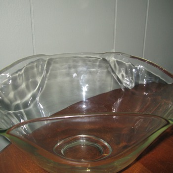 Clear Curvy Glass Bowls - Glassware