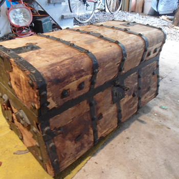 Antique 1850's Jenny Lind Trunk -- Before shot
