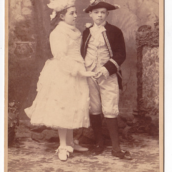 Elmer Chichering Cabinet card of 2 children in costume